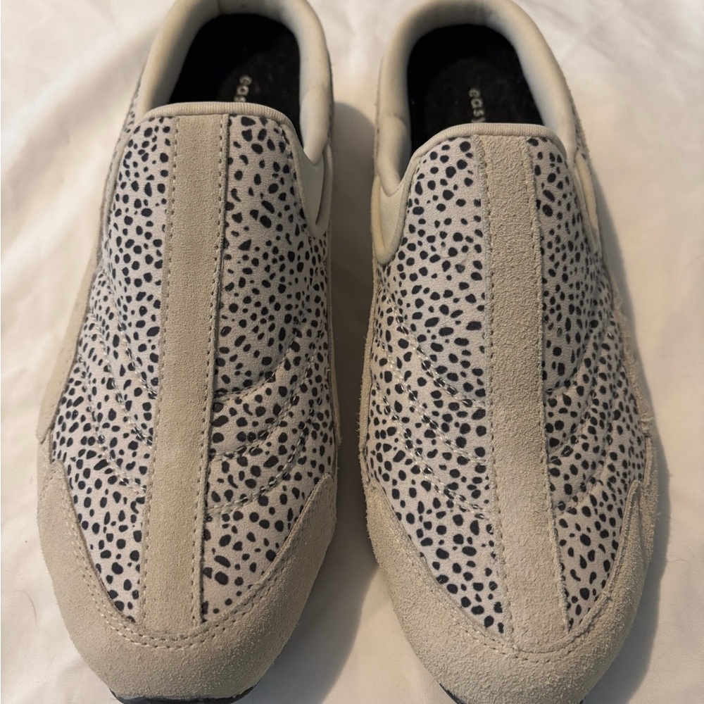 ⬛️Easy Spirit Women’s Clogs/Shoes/Sneakers Tan & White